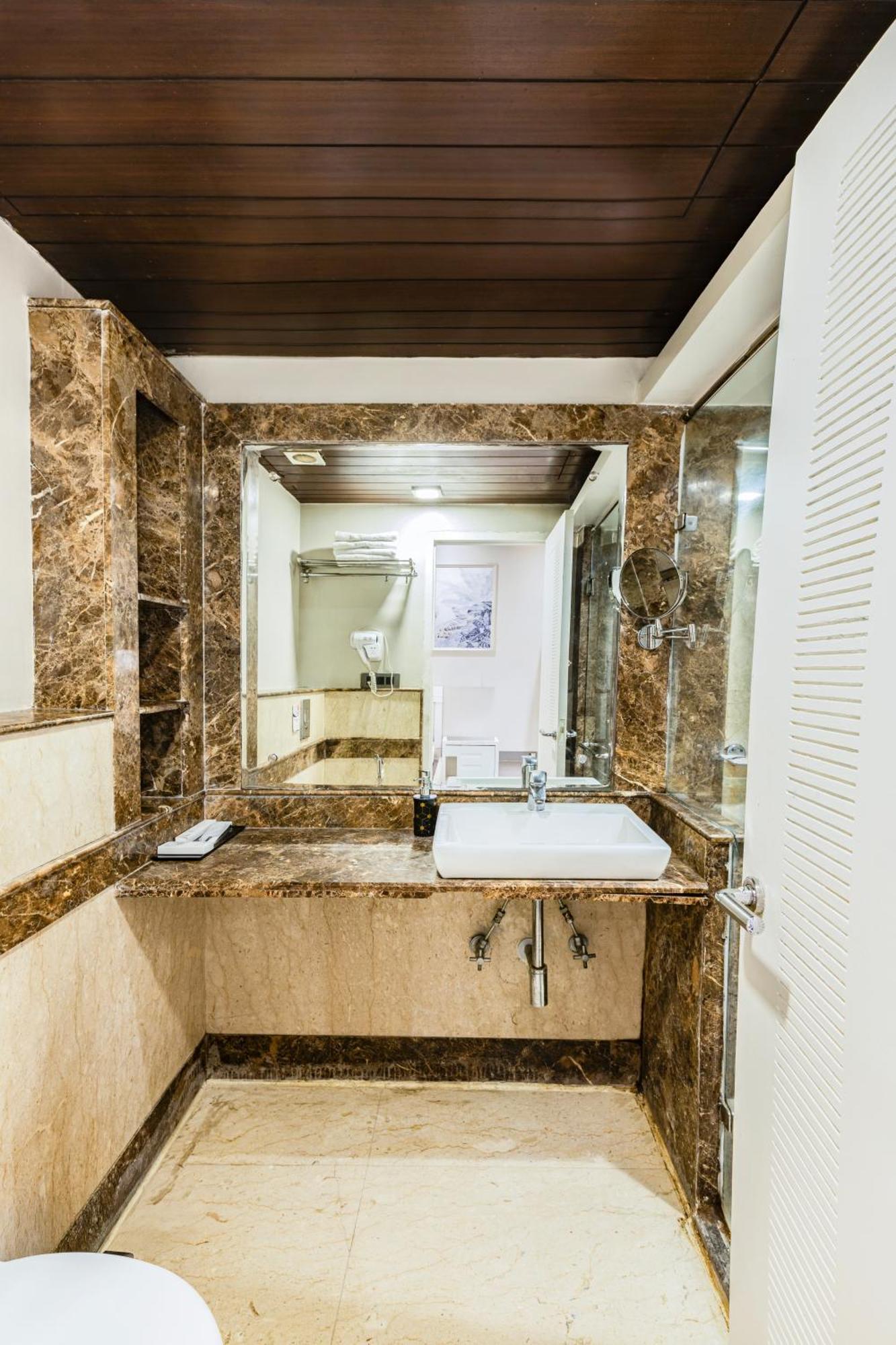 Skon Boutique By Orion Hotels New Delhi Exterior photo